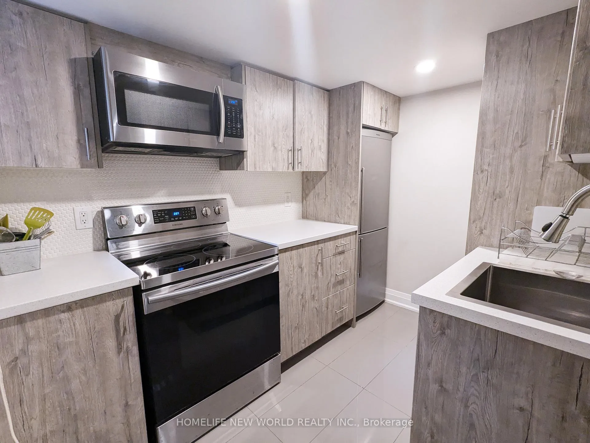 Photo 1 of Unit Bsmt, 276 Montrose Avenue, Toronto, Palmerston-Little Italy — HOMEH