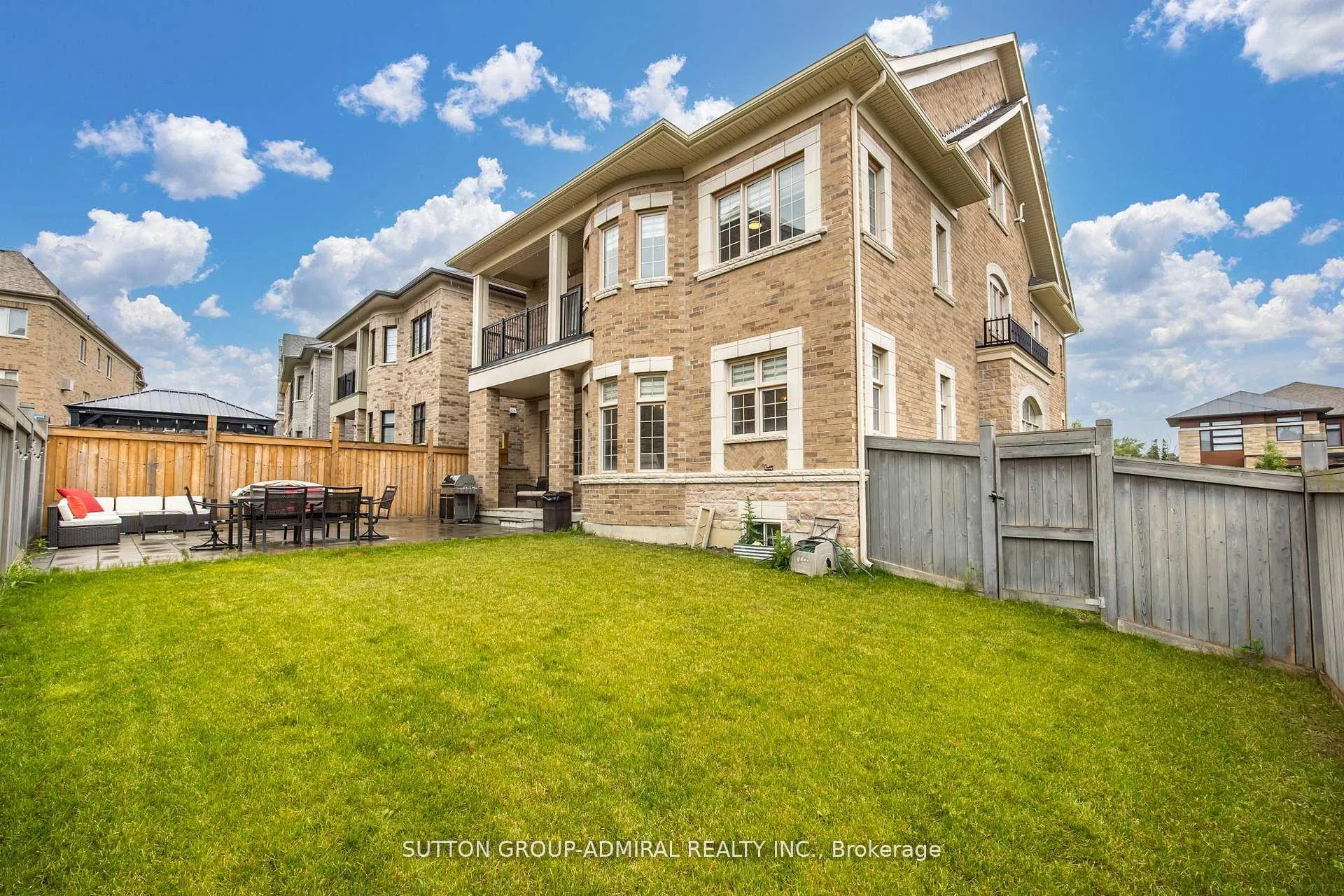 Photo 3 of 36 Hurst Avenue, Vaughan, Patterson — HOMEH