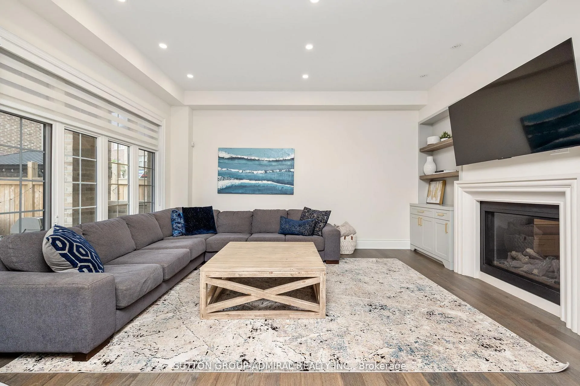 Photo 12 of 36 Hurst Avenue, Vaughan, Patterson — HOMEH