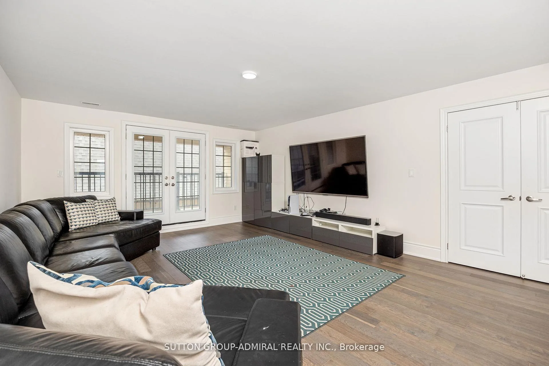 Photo 25 of 36 Hurst Avenue, Vaughan, Patterson — HOMEH