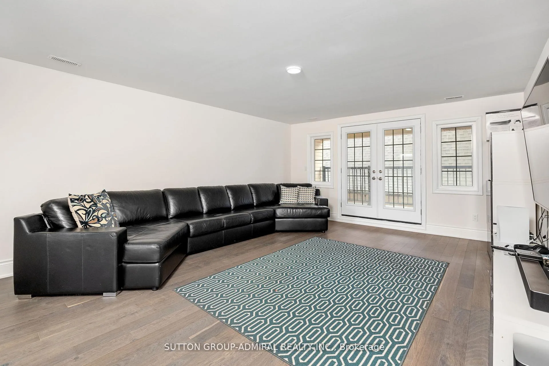 Photo 26 of 36 Hurst Avenue, Vaughan, Patterson — HOMEH