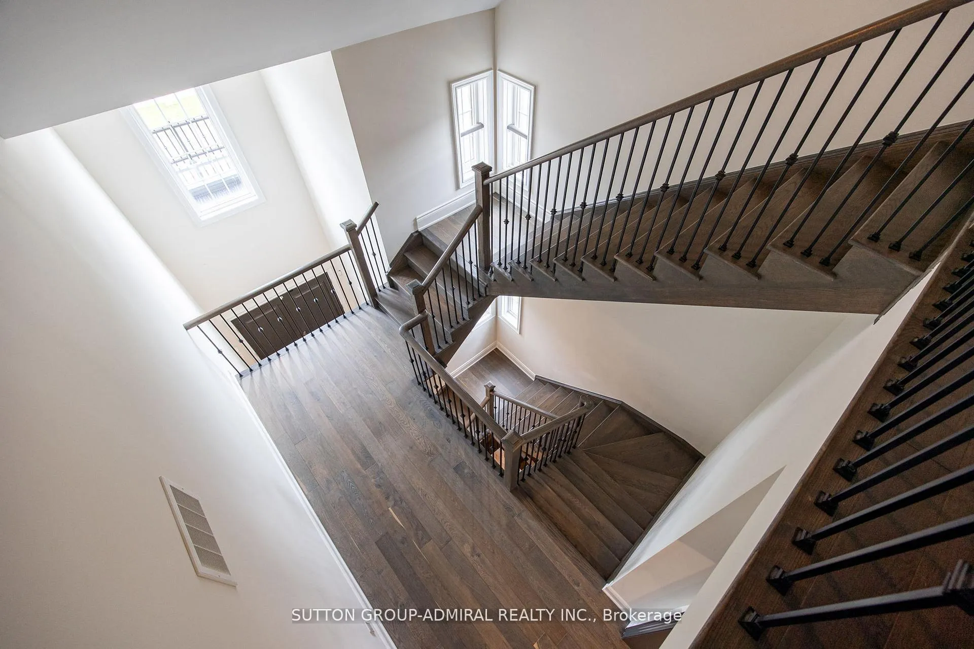Photo 28 of 36 Hurst Avenue, Vaughan, Patterson — HOMEH