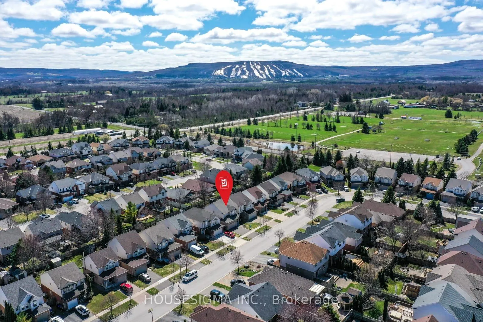 Photo 3 of 22 Highlands Crescent, Collingwood — HOMEH