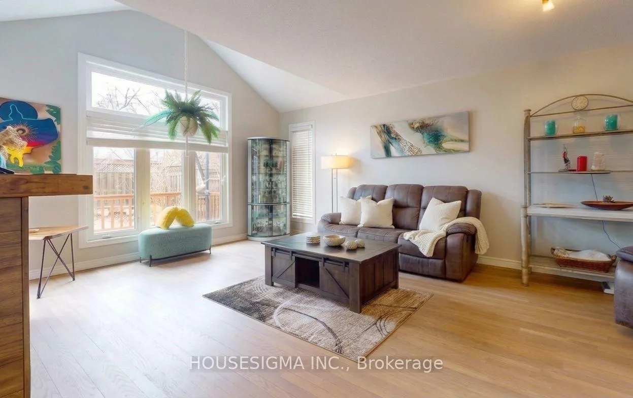 Photo 8 of 22 Highlands Crescent, Collingwood — HOMEH