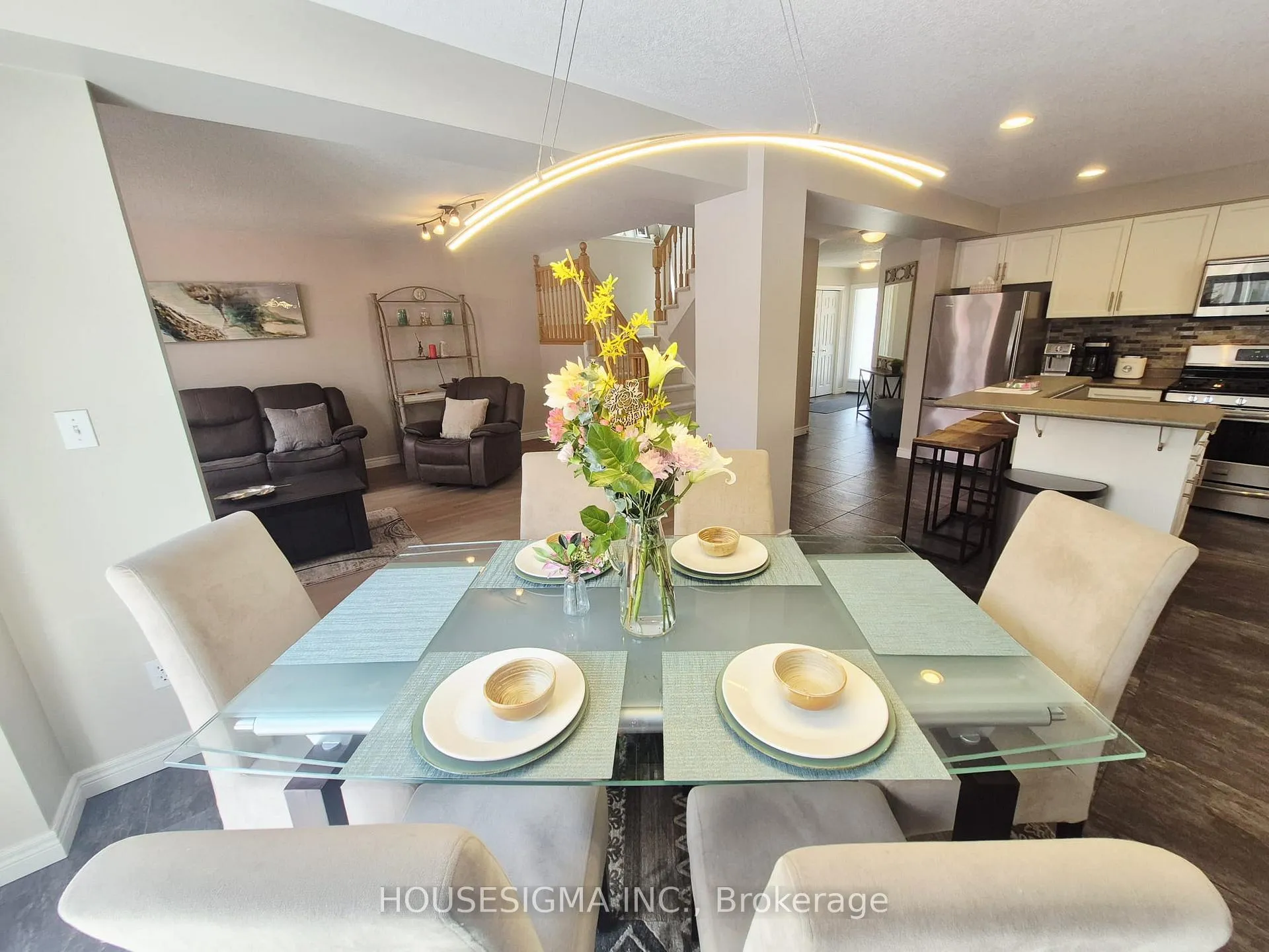 Photo 10 of 22 Highlands Crescent, Collingwood — HOMEH