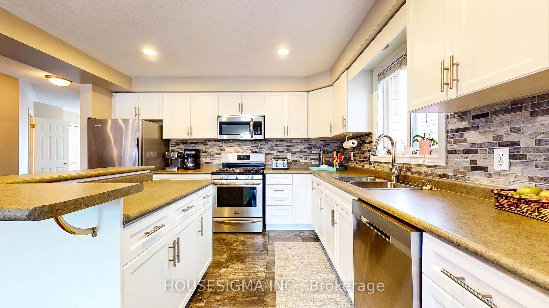 Photo 11 of 22 Highlands Crescent, Collingwood — HOMEH