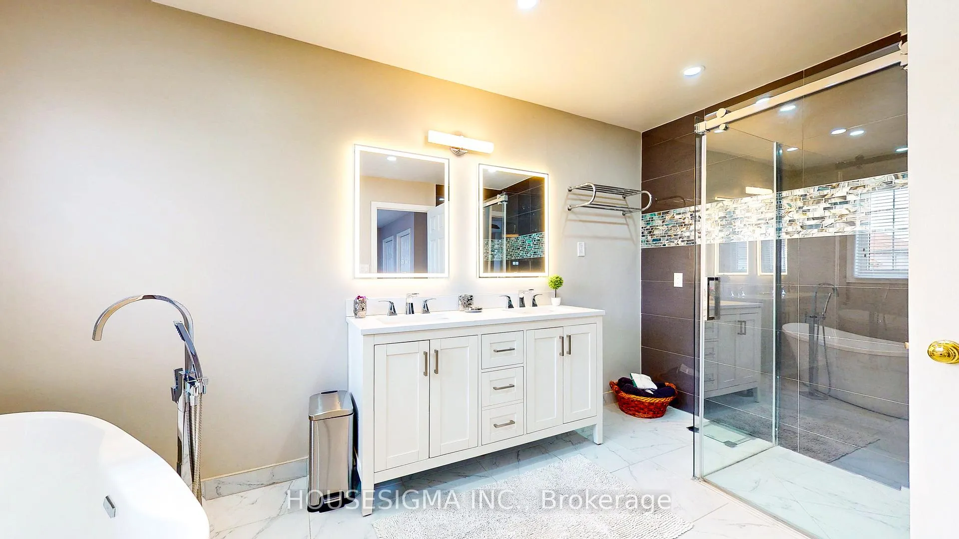 Photo 23 of 22 Highlands Crescent, Collingwood — HOMEH