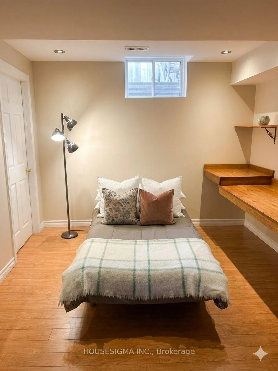 Photo 34 of 22 Highlands Crescent, Collingwood — HOMEH