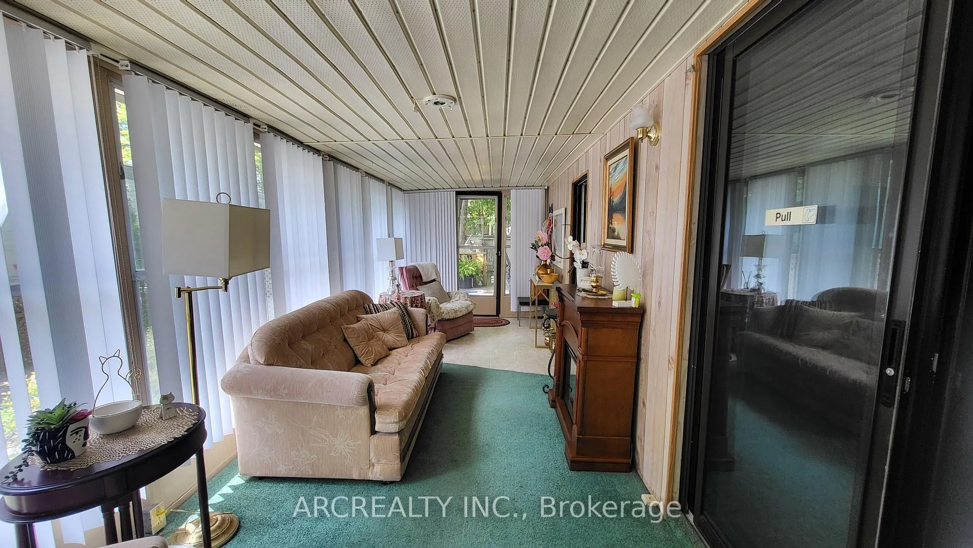 Photo 5 of 16 Chickadee Court, Georgina, Pefferlaw — HOMEH