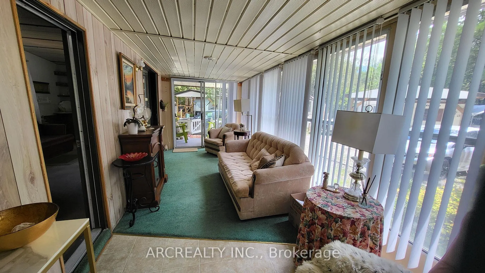 Photo 6 of 16 Chickadee Court, Georgina, Pefferlaw — HOMEH