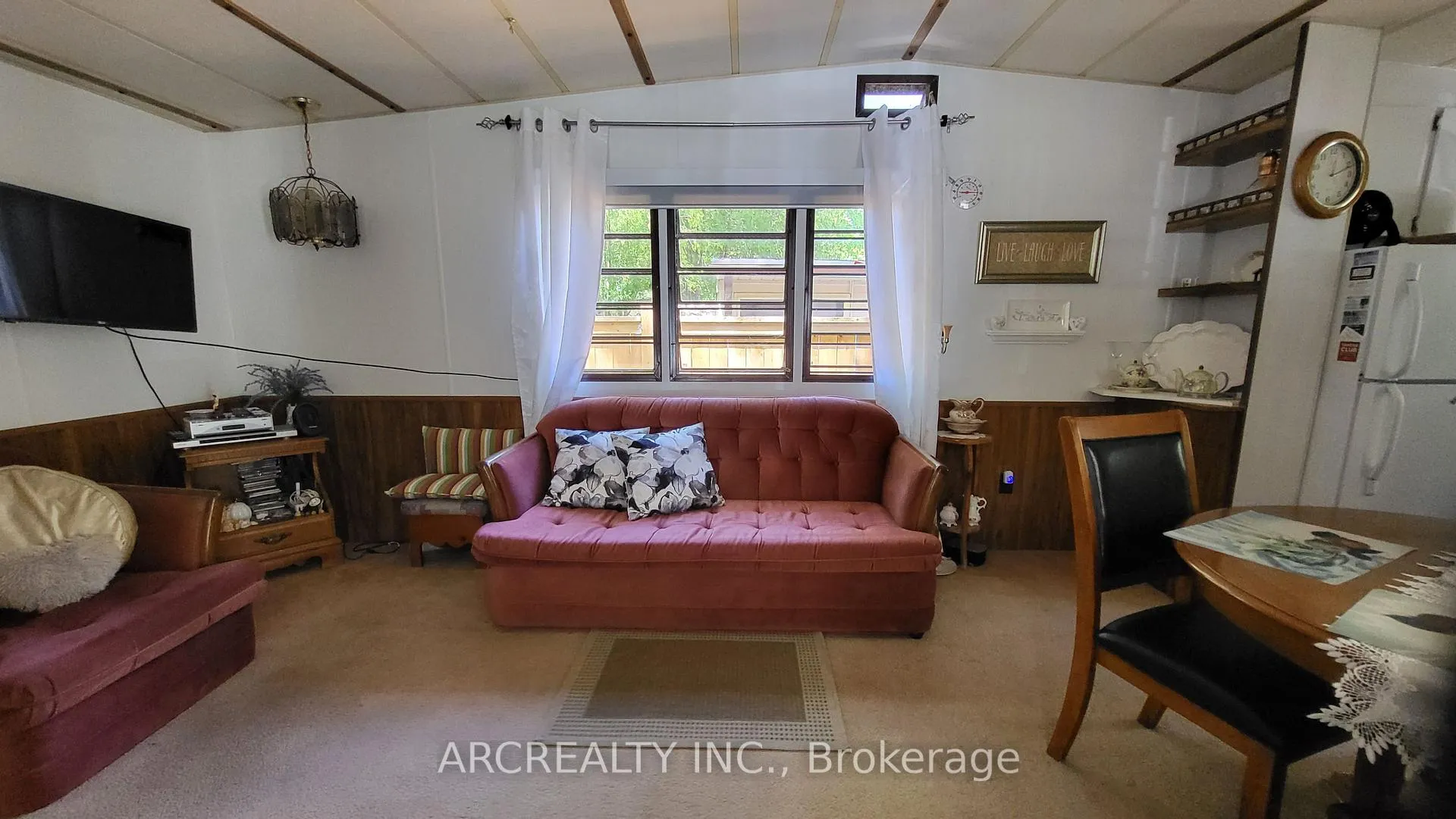 Photo 7 of 16 Chickadee Court, Georgina, Pefferlaw — HOMEH