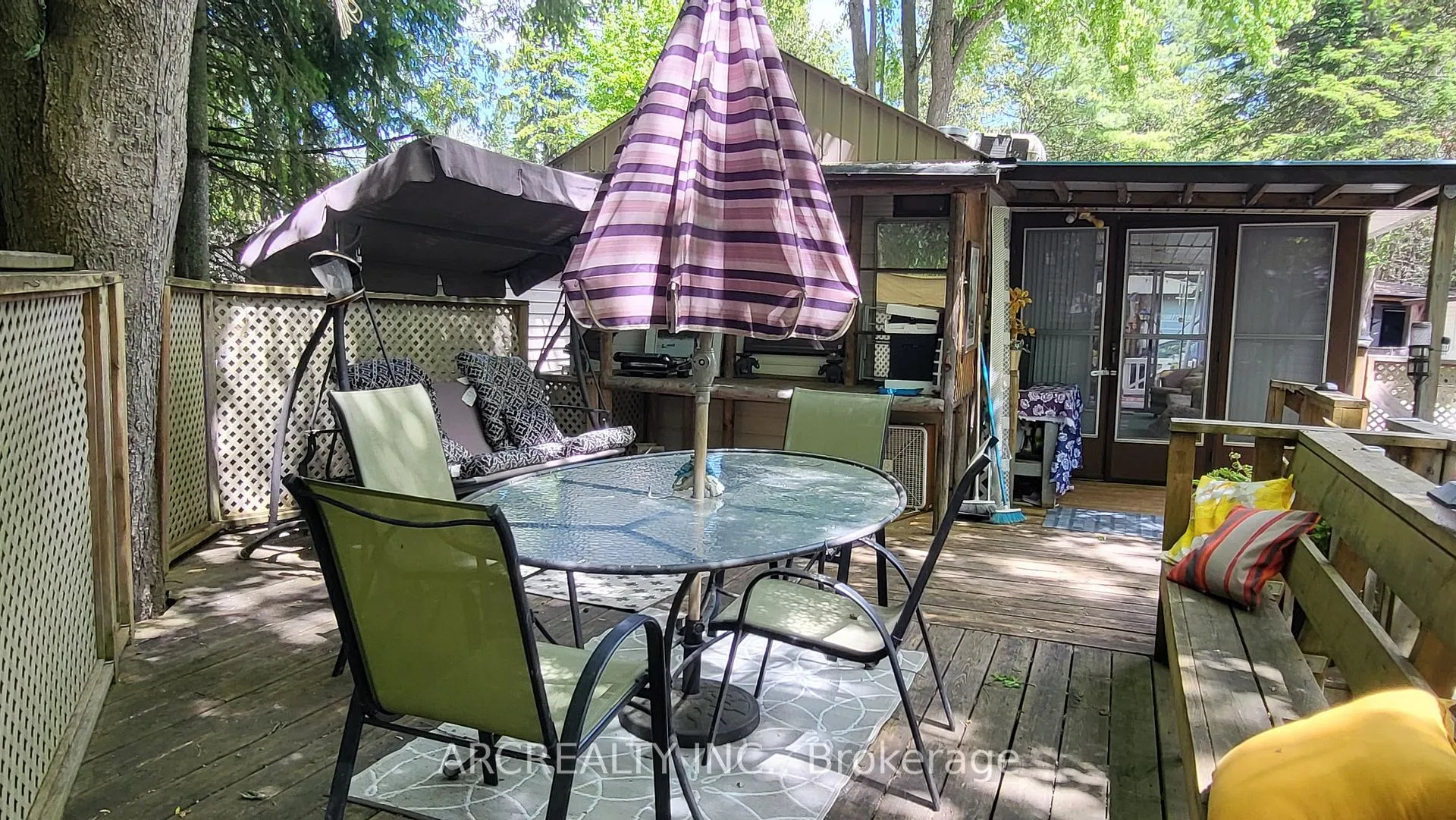 Photo 15 of 16 Chickadee Court, Georgina, Pefferlaw — HOMEH