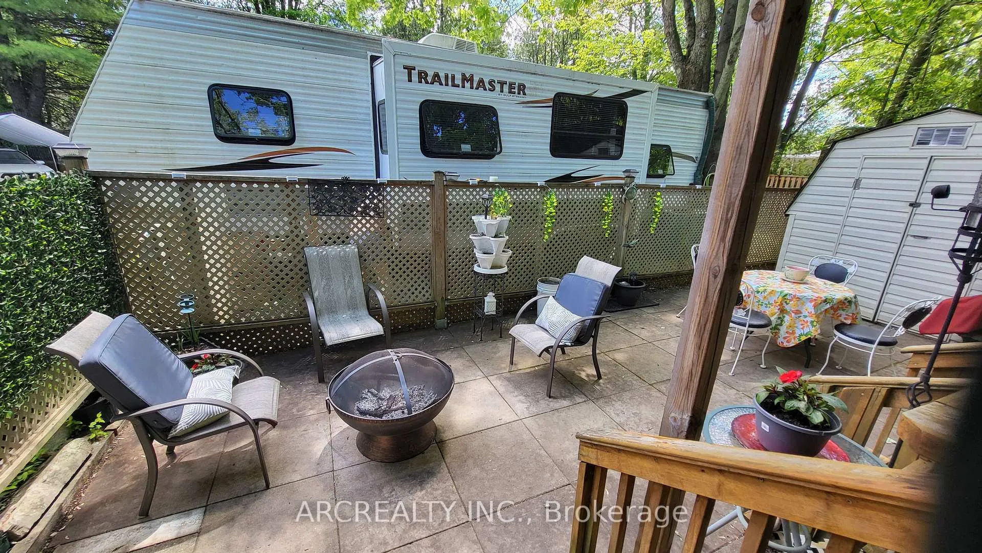 Photo 16 of 16 Chickadee Court, Georgina, Pefferlaw — HOMEH