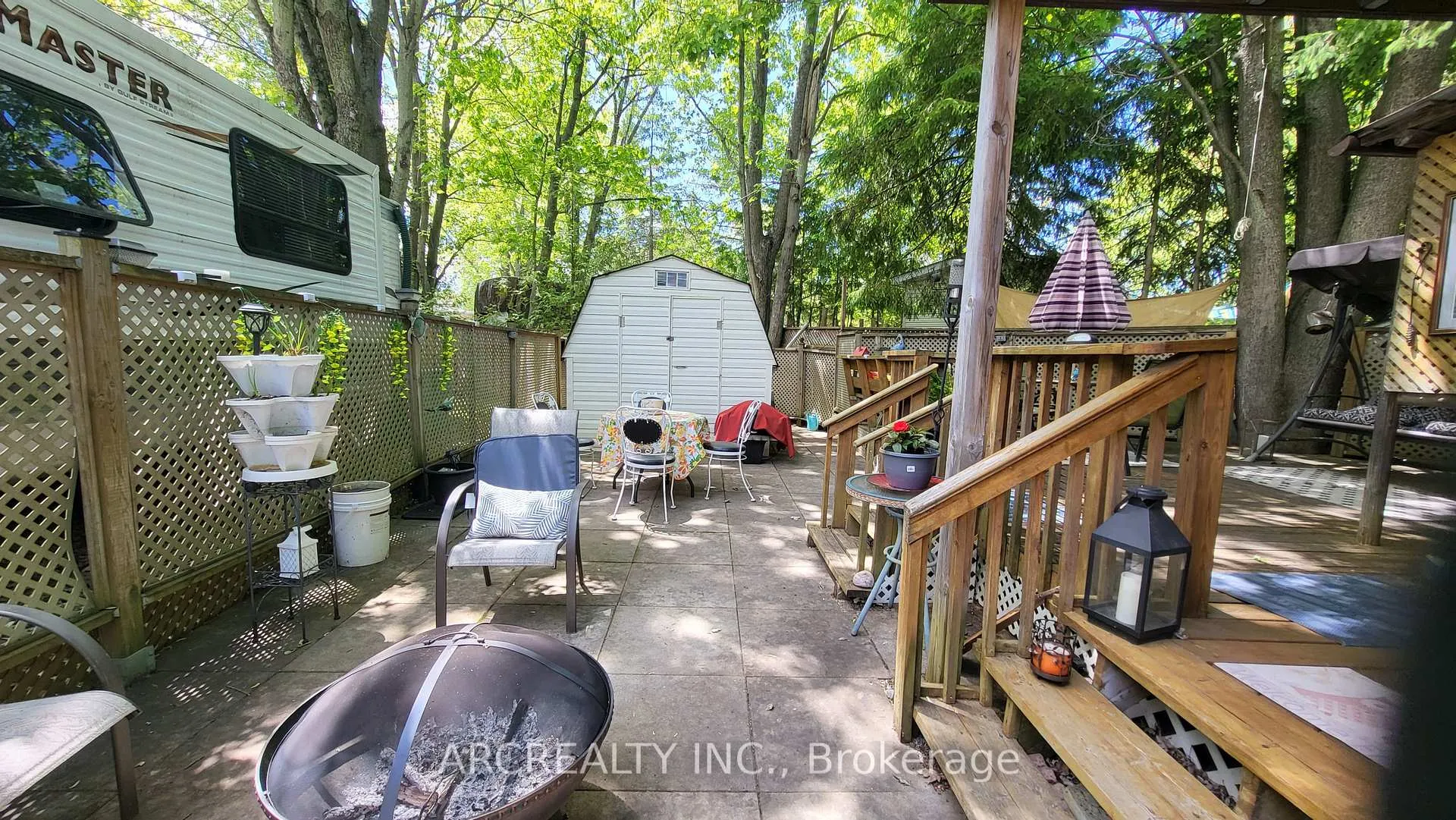 Photo 17 of 16 Chickadee Court, Georgina, Pefferlaw — HOMEH