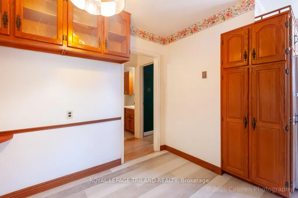 Photo 14 of 227 Ellsworth Avenue, London, East O — HOMEH
