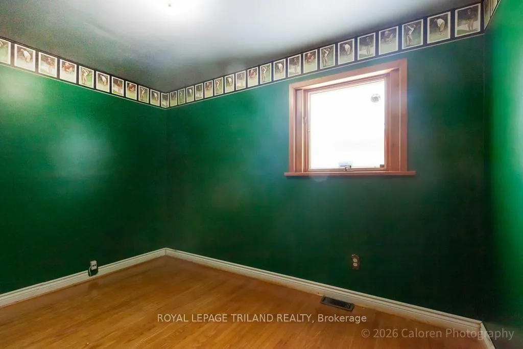 Photo 20 of 227 Ellsworth Avenue, London, East O — HOMEH