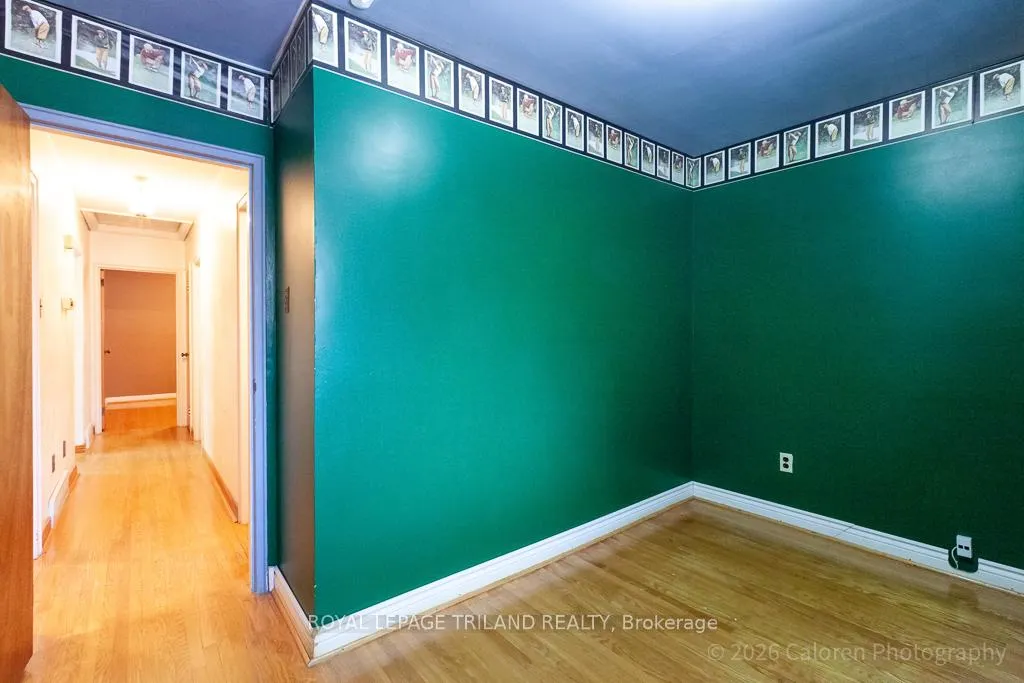 Photo 22 of 227 Ellsworth Avenue, London, East O — HOMEH