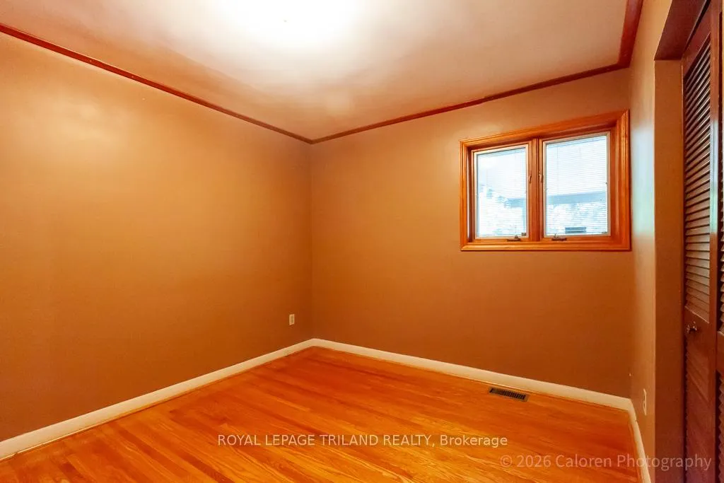 Photo 24 of 227 Ellsworth Avenue, London, East O — HOMEH