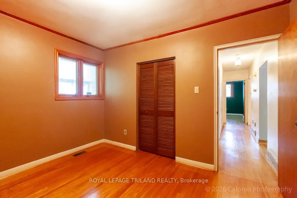 Photo 25 of 227 Ellsworth Avenue, London, East O — HOMEH