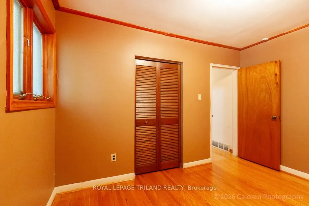 Photo 26 of 227 Ellsworth Avenue, London, East O — HOMEH