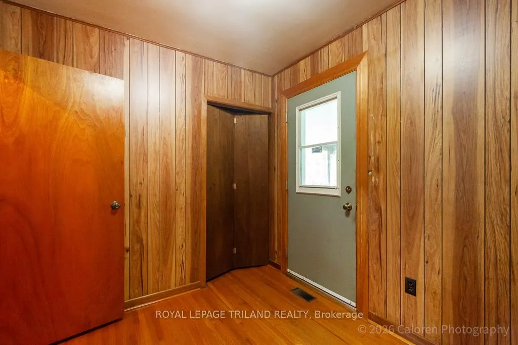 Photo 28 of 227 Ellsworth Avenue, London, East O — HOMEH