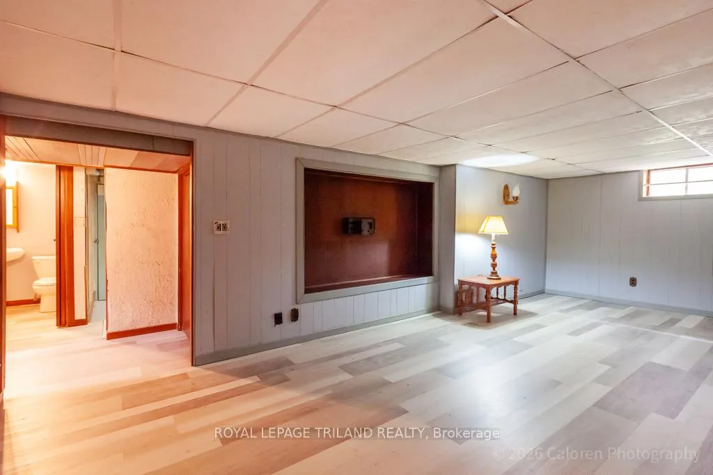 Photo 37 of 227 Ellsworth Avenue, London, East O — HOMEH