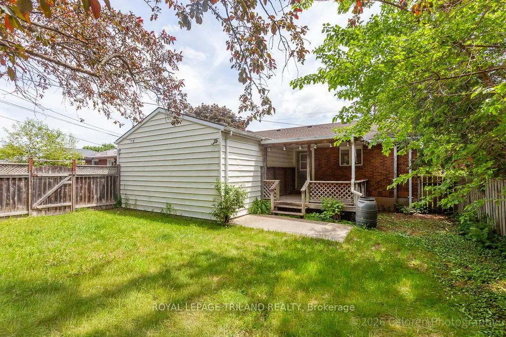 Photo 43 of 227 Ellsworth Avenue, London, East O — HOMEH