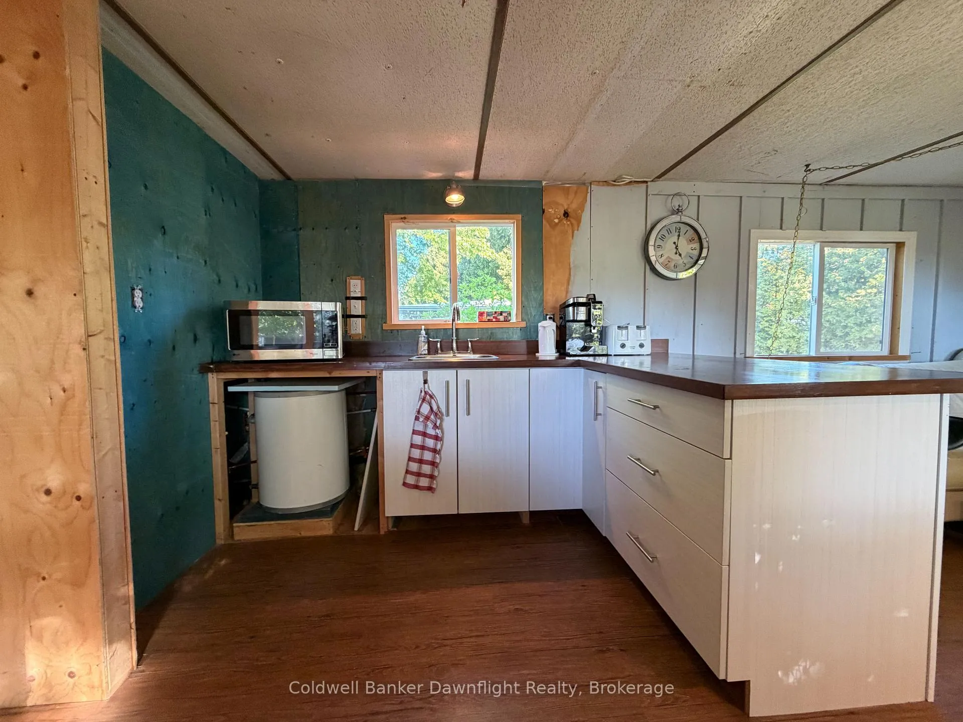 Photo 10 of 33833 Hessenland Lane, Bluewater, Hay — HOMEH