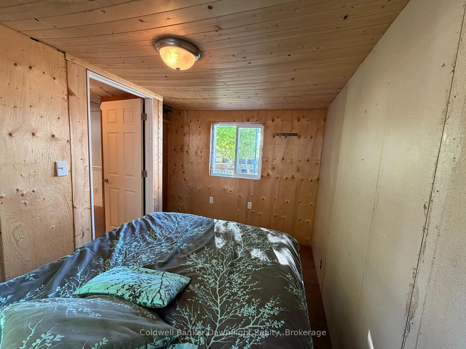 Photo 16 of 33833 Hessenland Lane, Bluewater, Hay — HOMEH