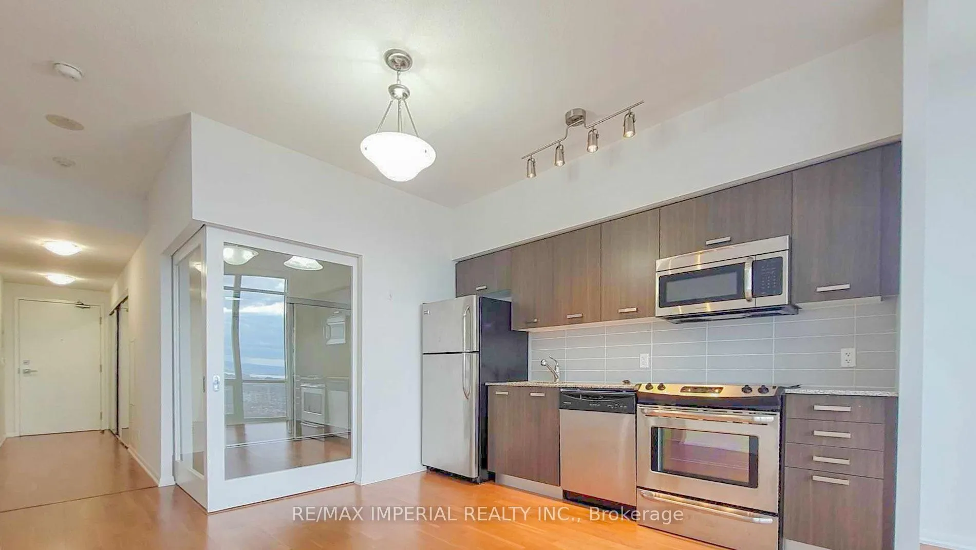 Photo 4 of Unit 4802, 832 Bay Street, Toronto, Bay Street Corridor — HOMEH