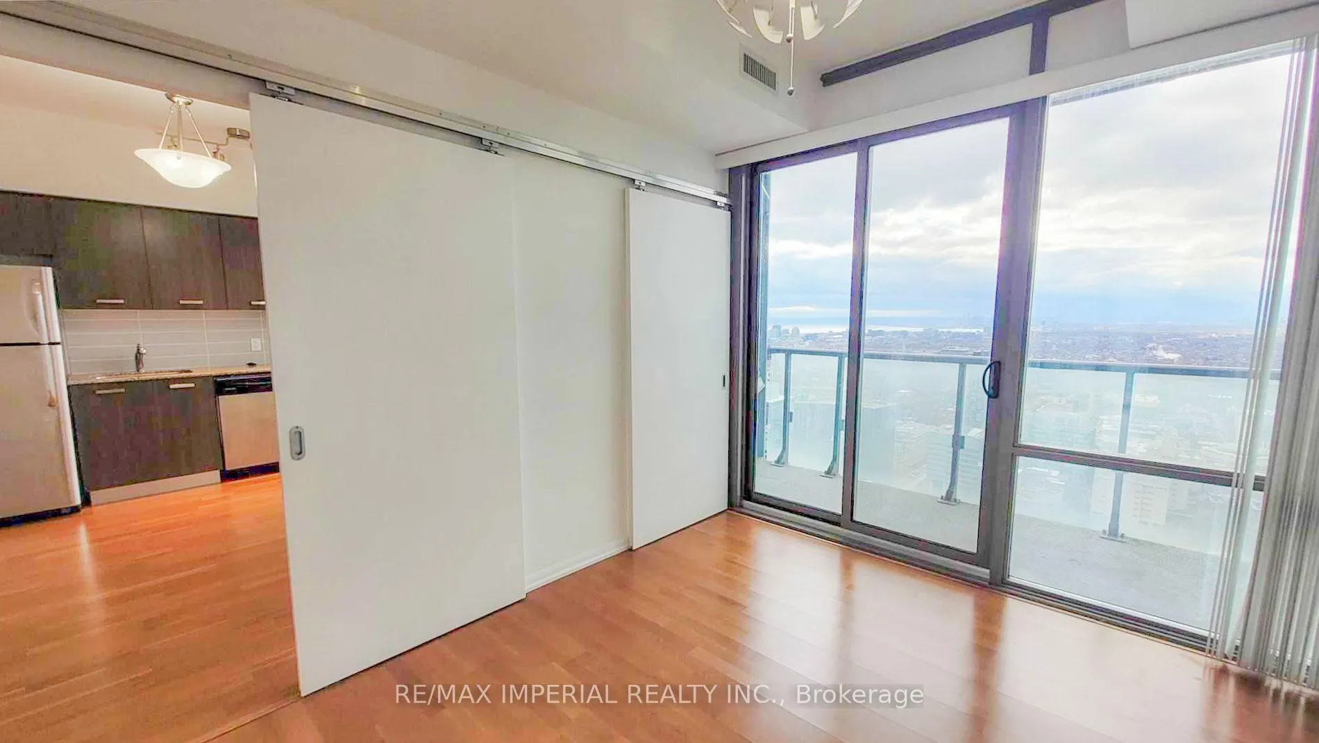 Photo 7 of Unit 4802, 832 Bay Street, Toronto, Bay Street Corridor — HOMEH