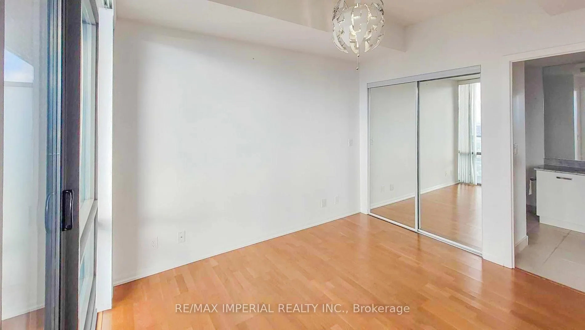 Photo 10 of Unit 4802, 832 Bay Street, Toronto, Bay Street Corridor — HOMEH