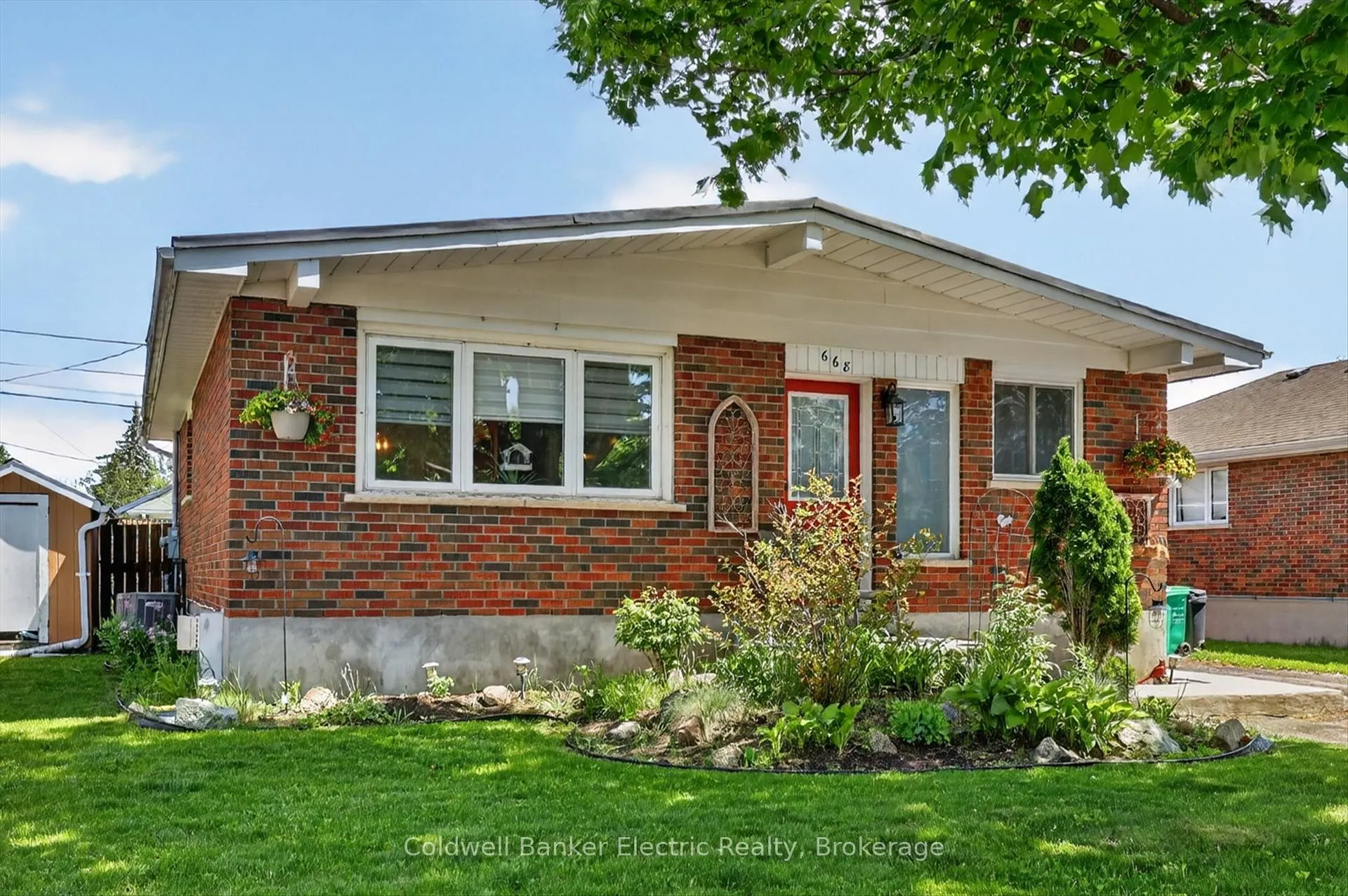 Photo 4 of 668 Barbara Crescent, Peterborough, Otonabee Ward 1 — HOMEH