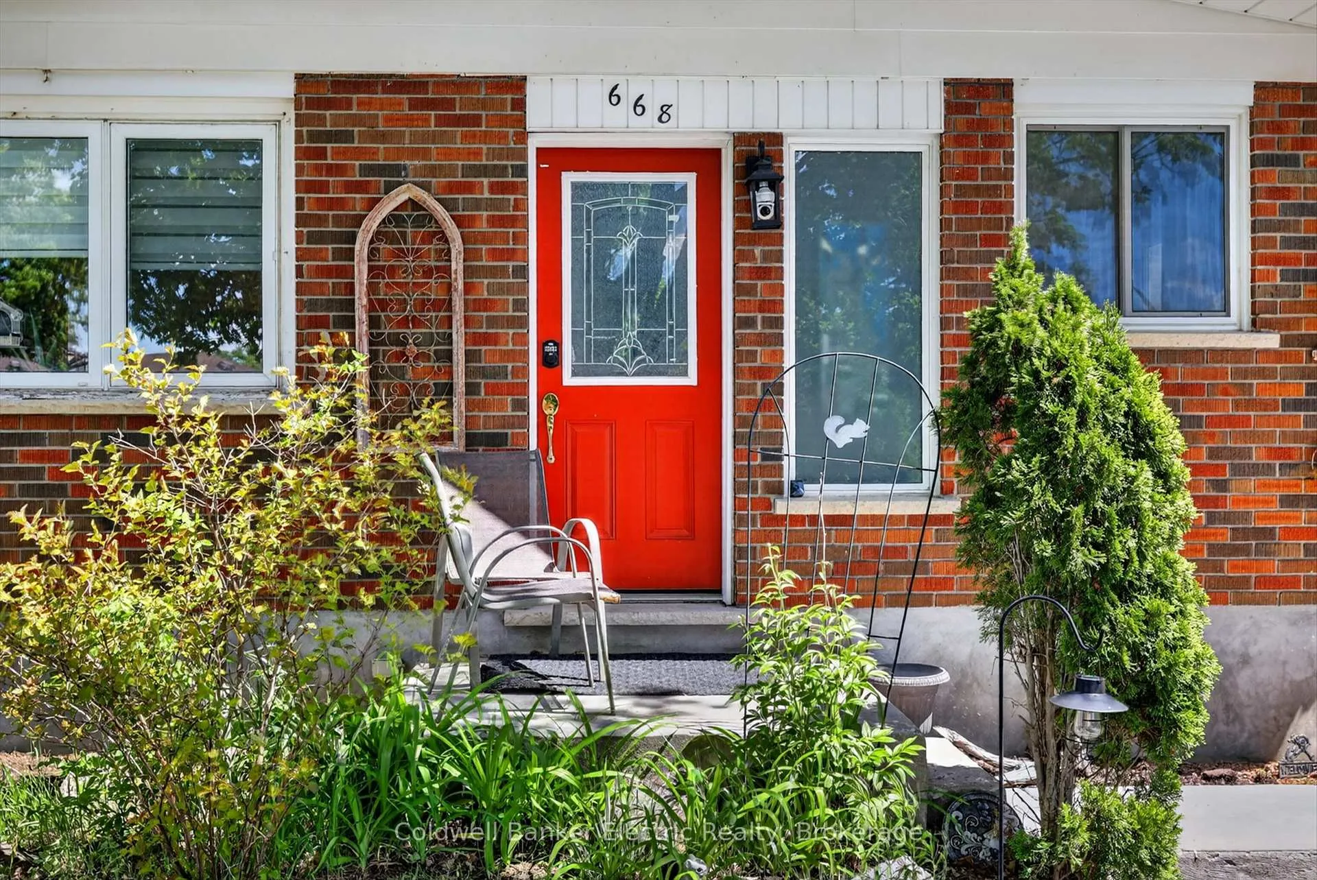 Photo 5 of 668 Barbara Crescent, Peterborough, Otonabee Ward 1 — HOMEH