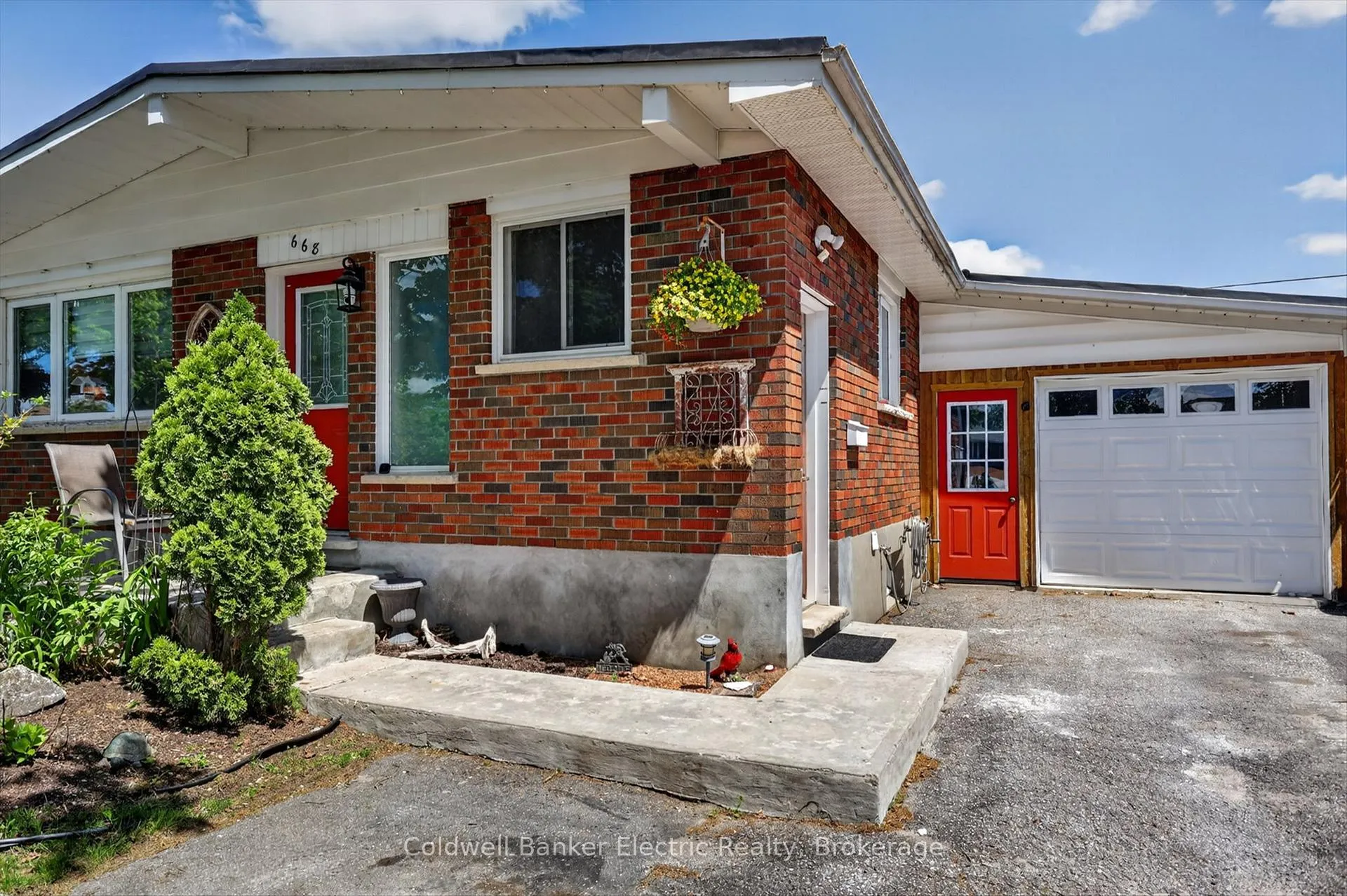 Photo 6 of 668 Barbara Crescent, Peterborough, Otonabee Ward 1 — HOMEH