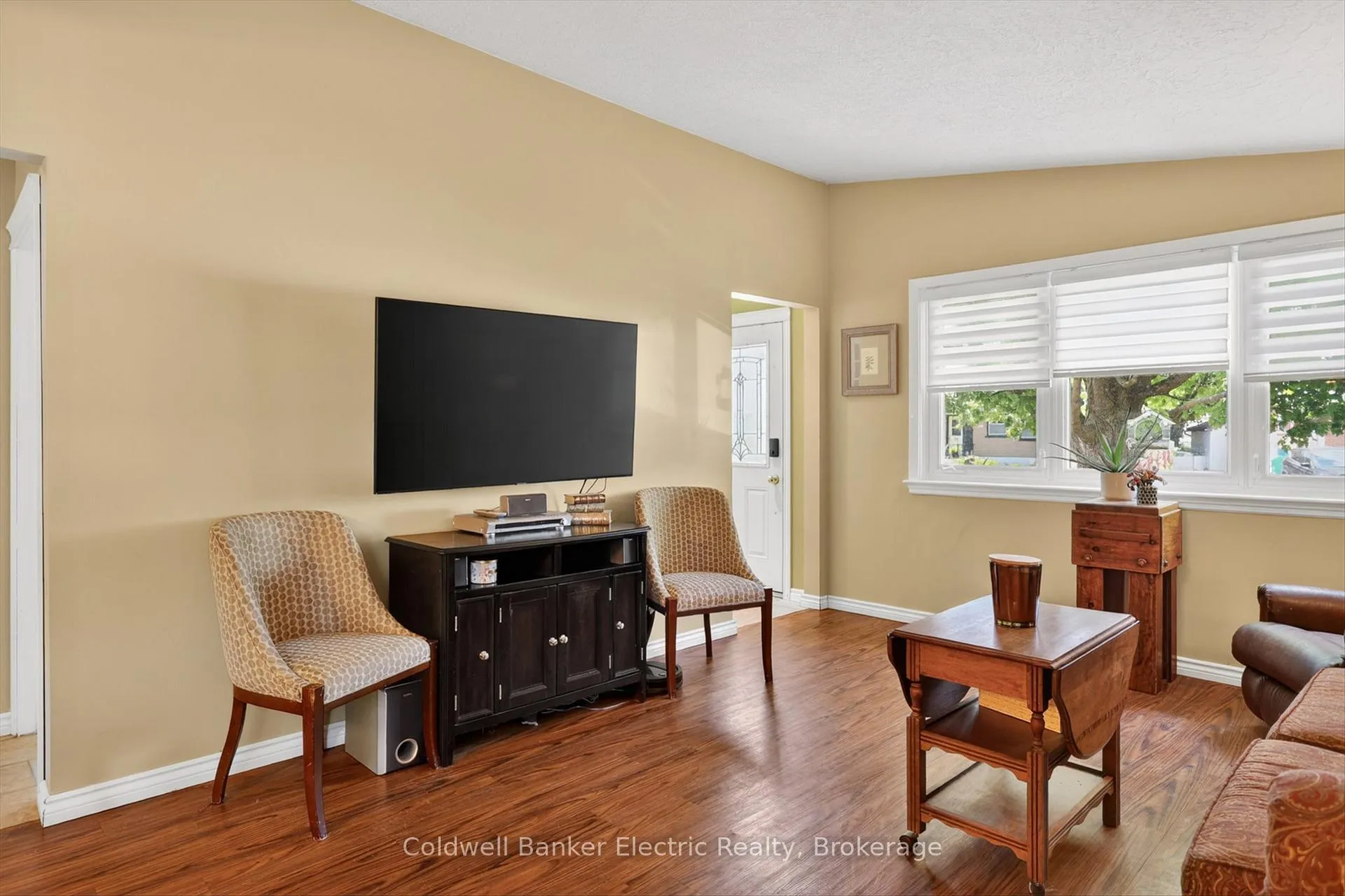 Photo 9 of 668 Barbara Crescent, Peterborough, Otonabee Ward 1 — HOMEH