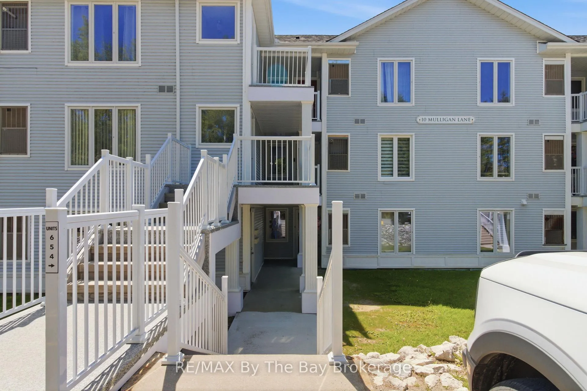 Photo 12 of Unit 1, 10 Mulligan Lane, Wasaga Beach — HOMEH