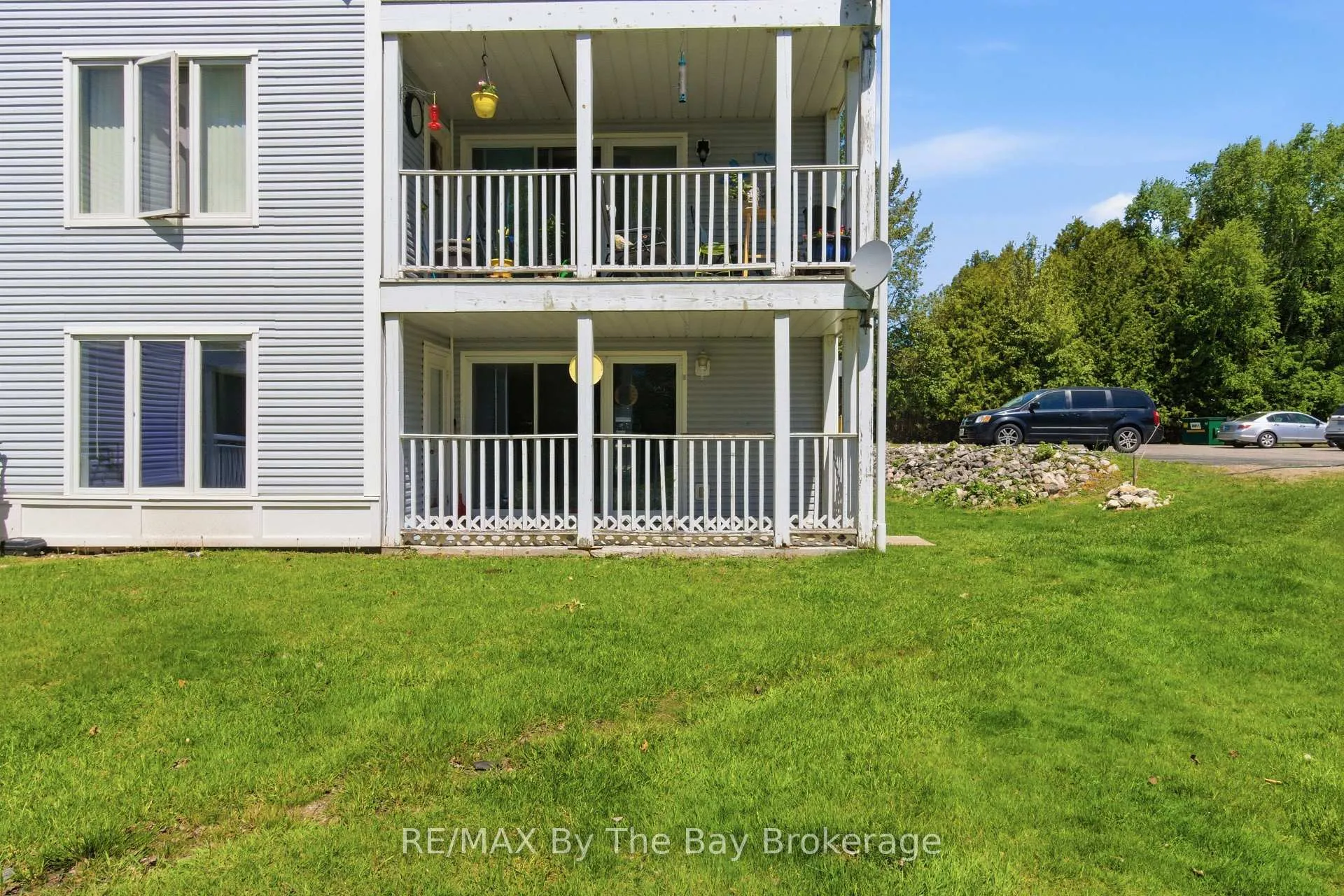 Photo 13 of Unit 1, 10 Mulligan Lane, Wasaga Beach — HOMEH