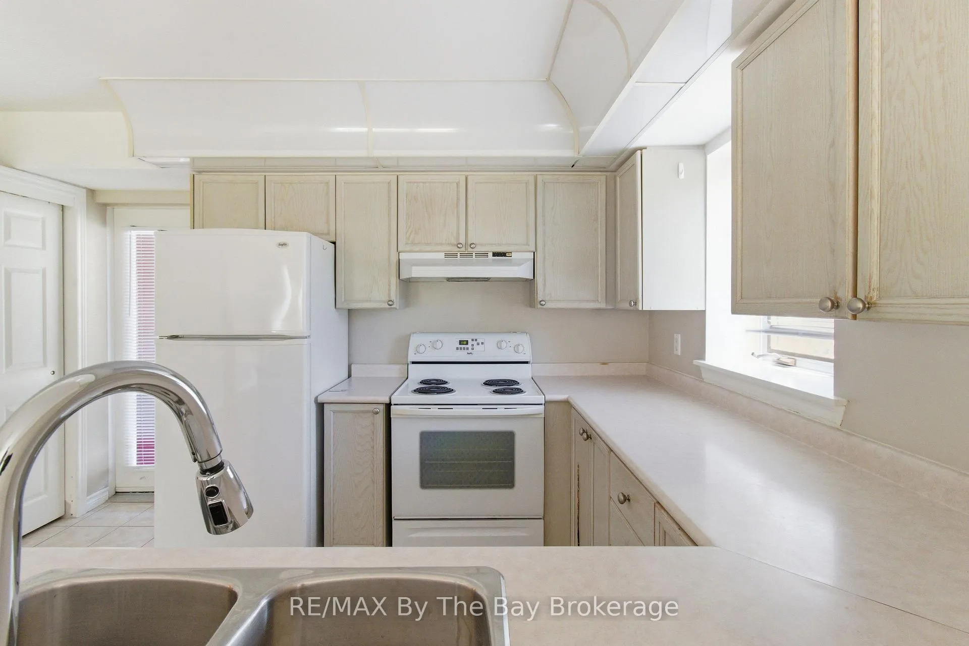 Photo 7 of Unit 1, 10 Mulligan Lane, Wasaga Beach — HOMEH