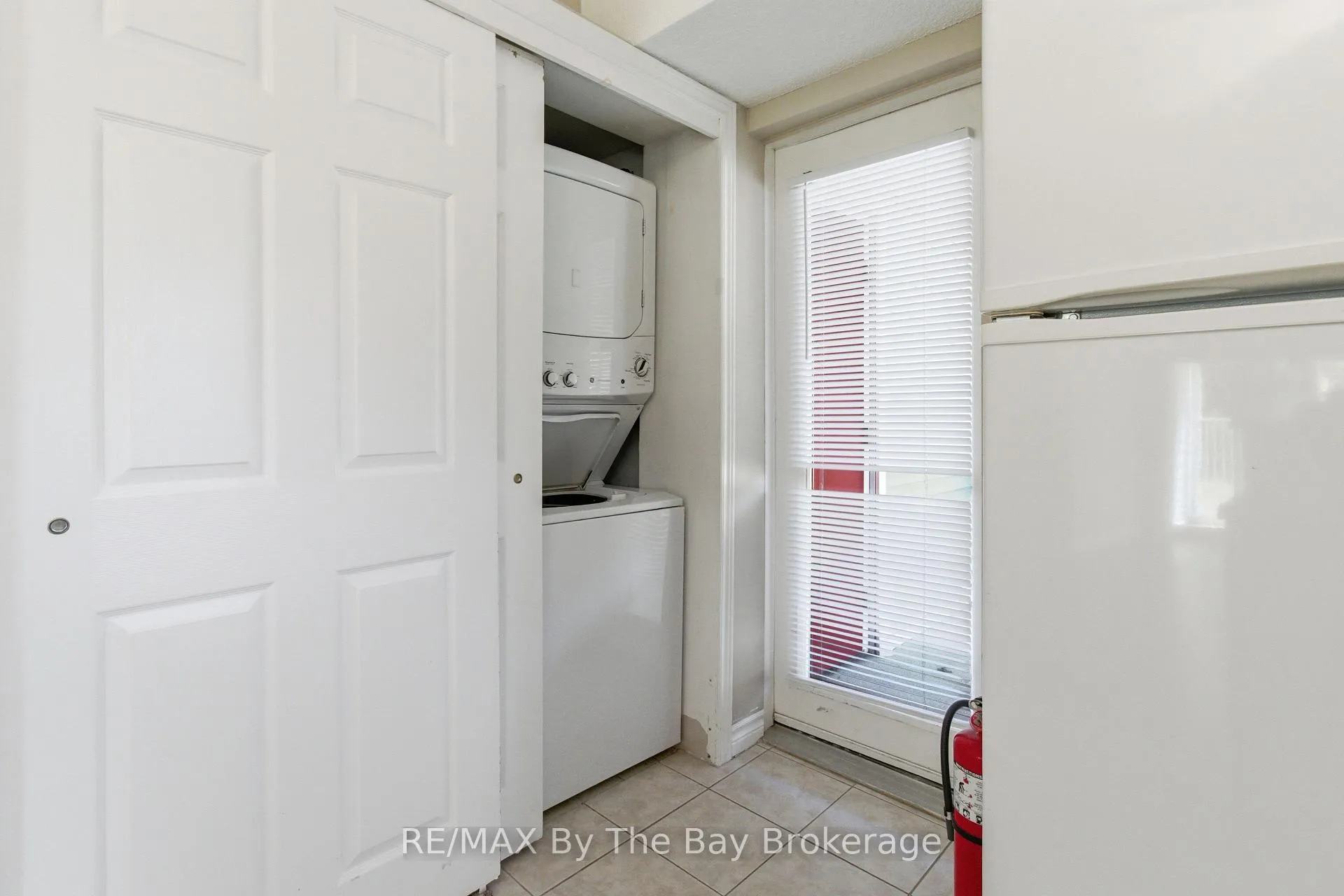 Photo 6 of Unit 1, 10 Mulligan Lane, Wasaga Beach — HOMEH