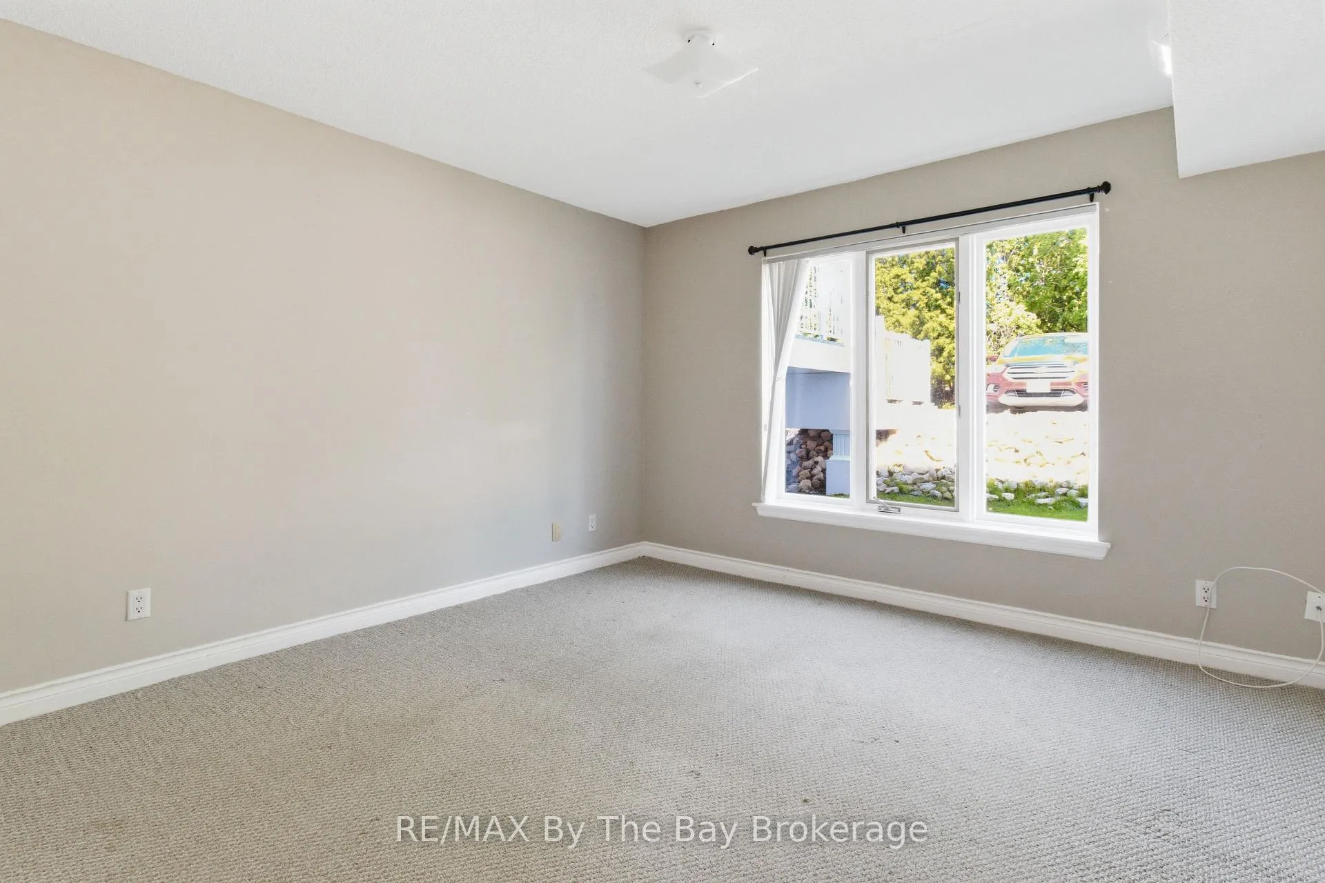 Photo 15 of Unit 1, 10 Mulligan Lane, Wasaga Beach — HOMEH
