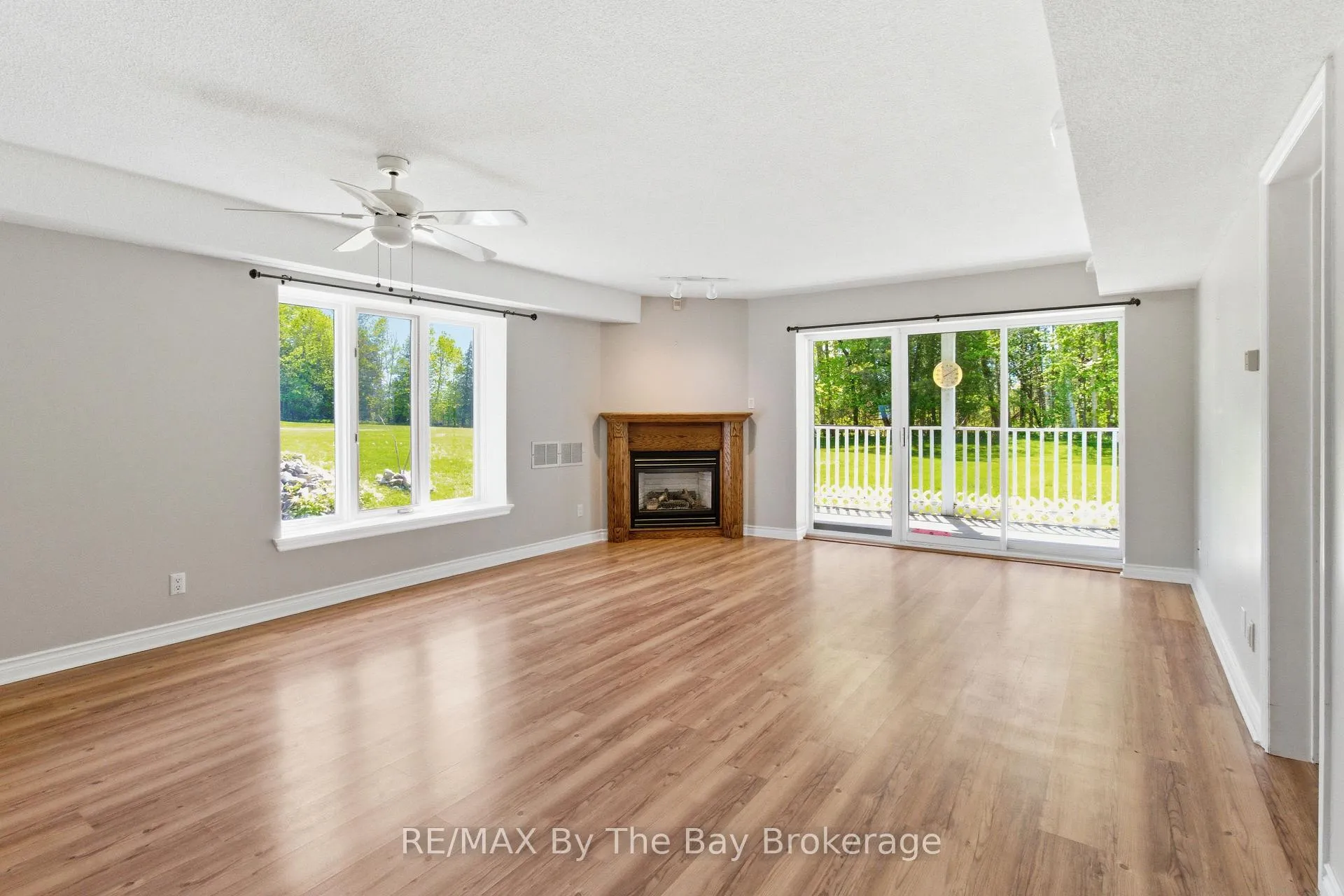 Photo 2 of Unit 1, 10 Mulligan Lane, Wasaga Beach — HOMEH
