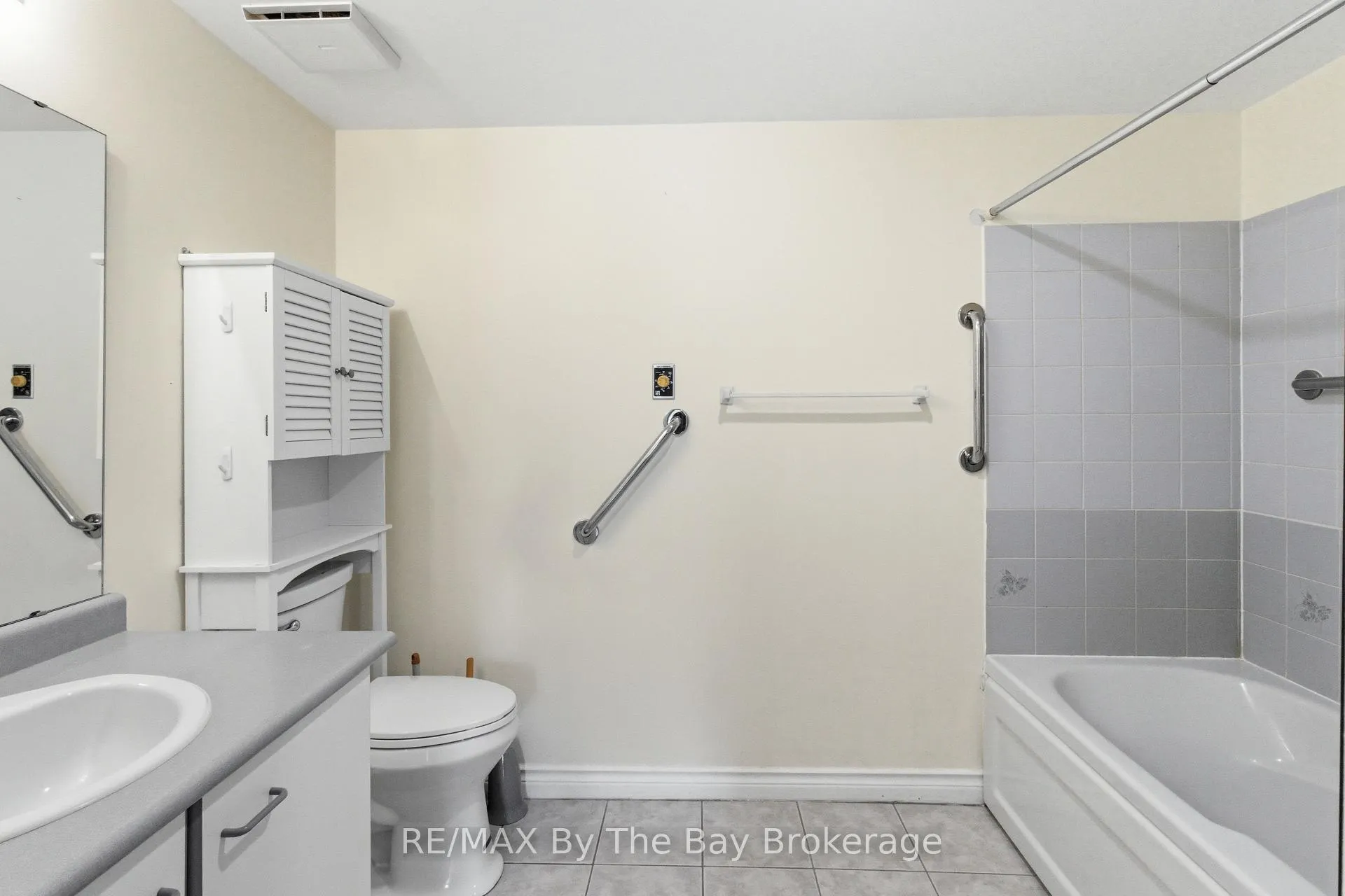 Photo 11 of Unit 1, 10 Mulligan Lane, Wasaga Beach — HOMEH