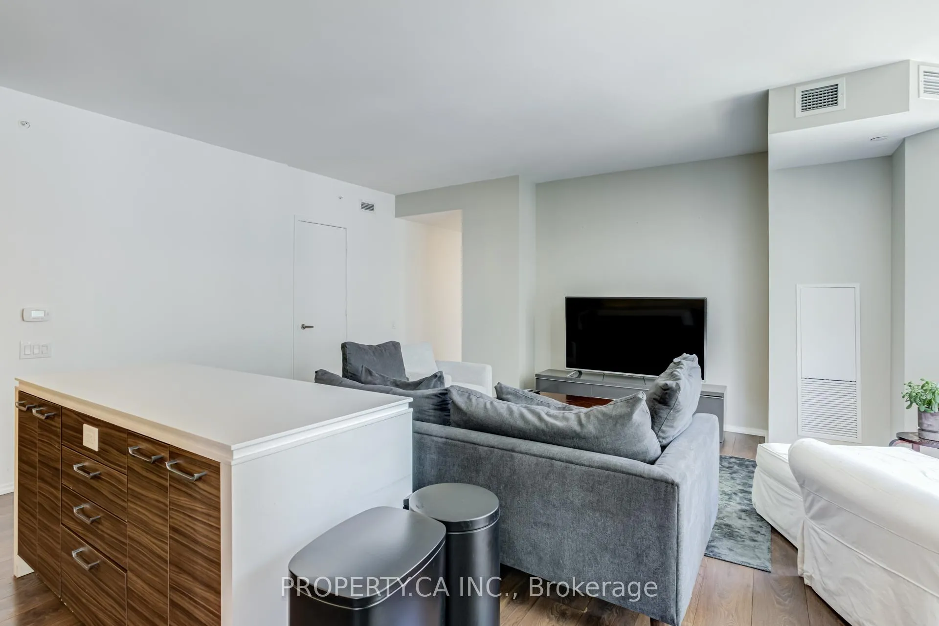 Photo 9 of Unit 502, 45 Charles Street E, Toronto, Church-Yonge Corridor — HOMEH