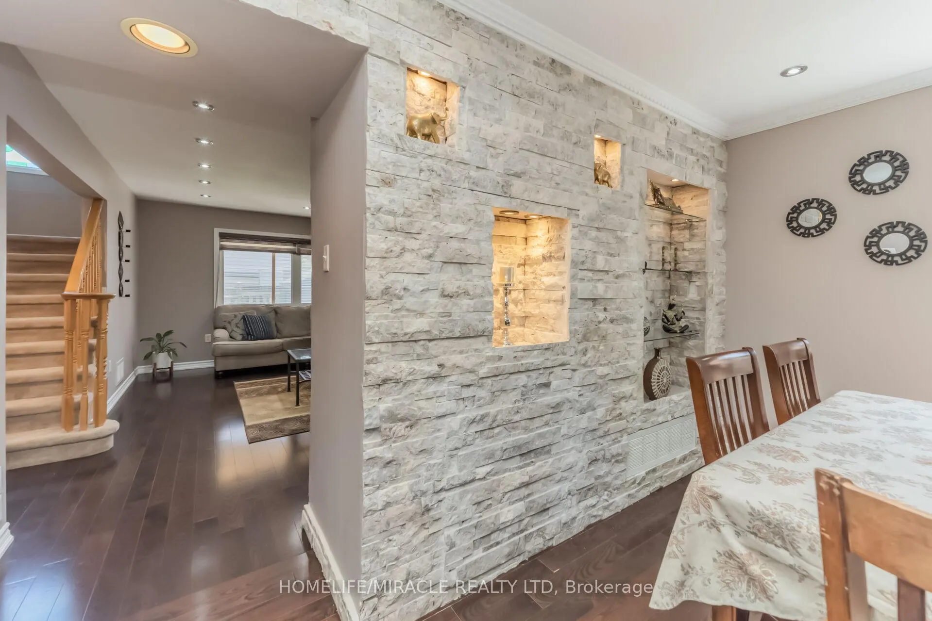 Photo 10 of 3 White Road, Brampton, Fletcher's Meadow — HOMEH
