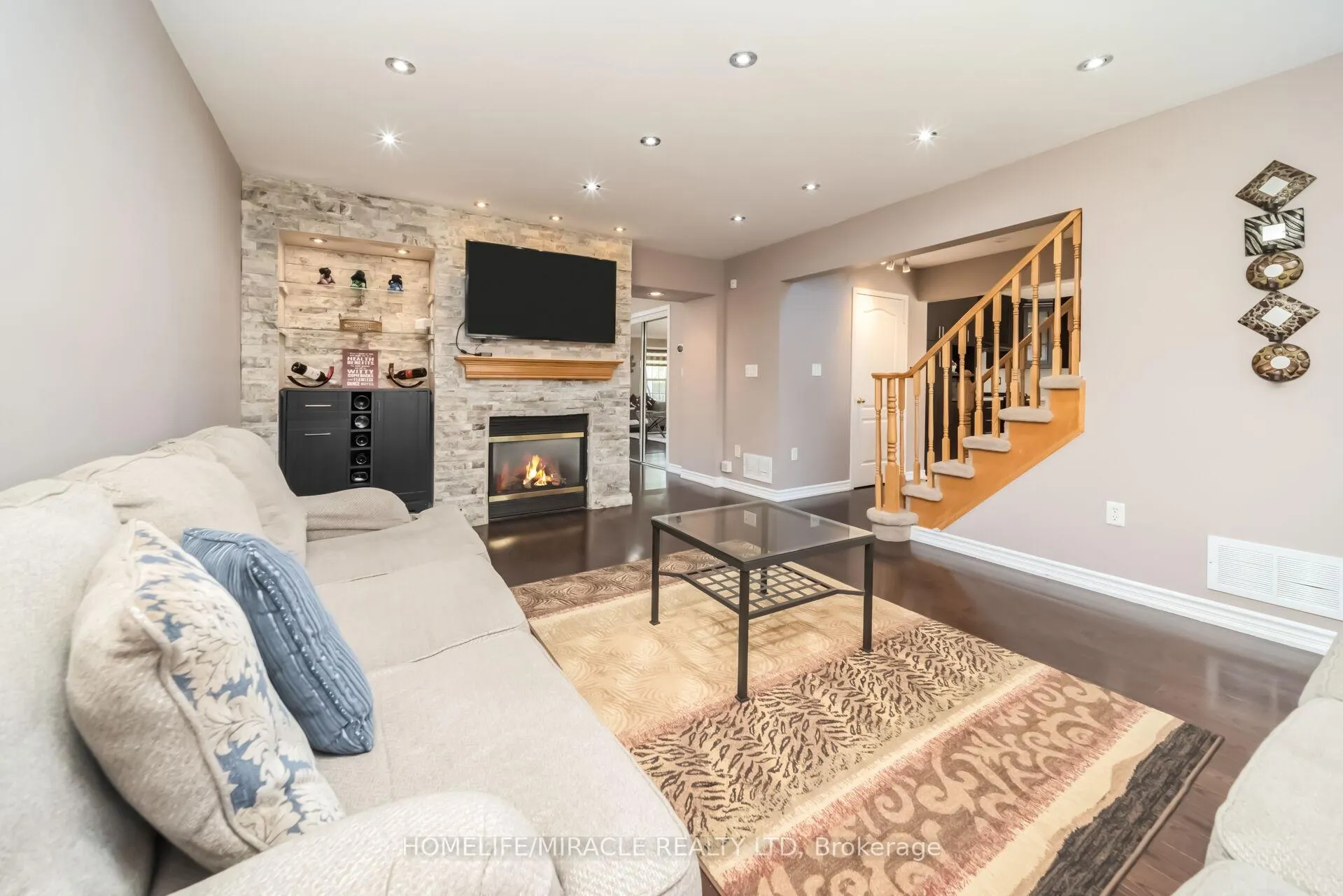 Photo 12 of 3 White Road, Brampton, Fletcher's Meadow — HOMEH