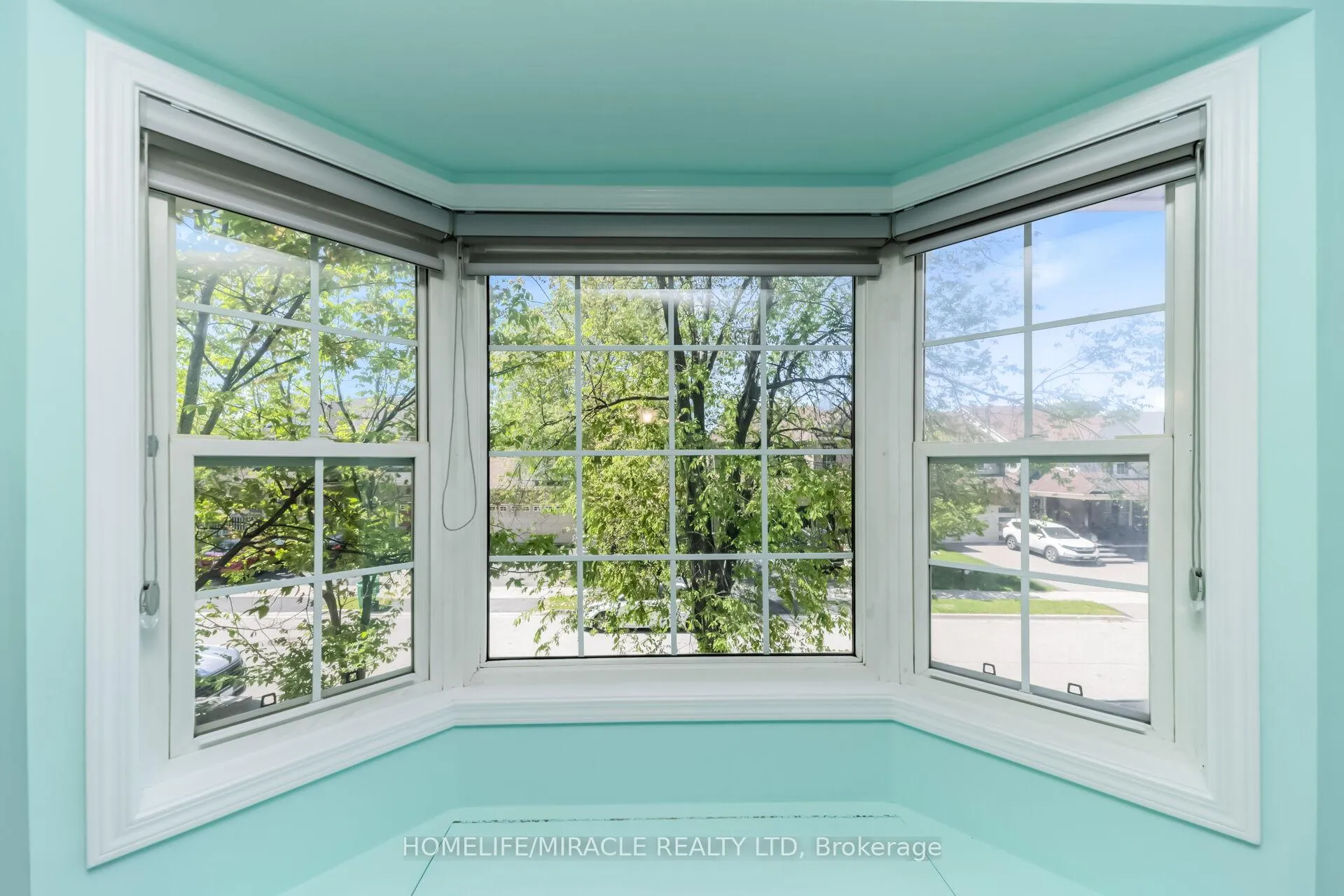 Photo 28 of 3 White Road, Brampton, Fletcher's Meadow — HOMEH