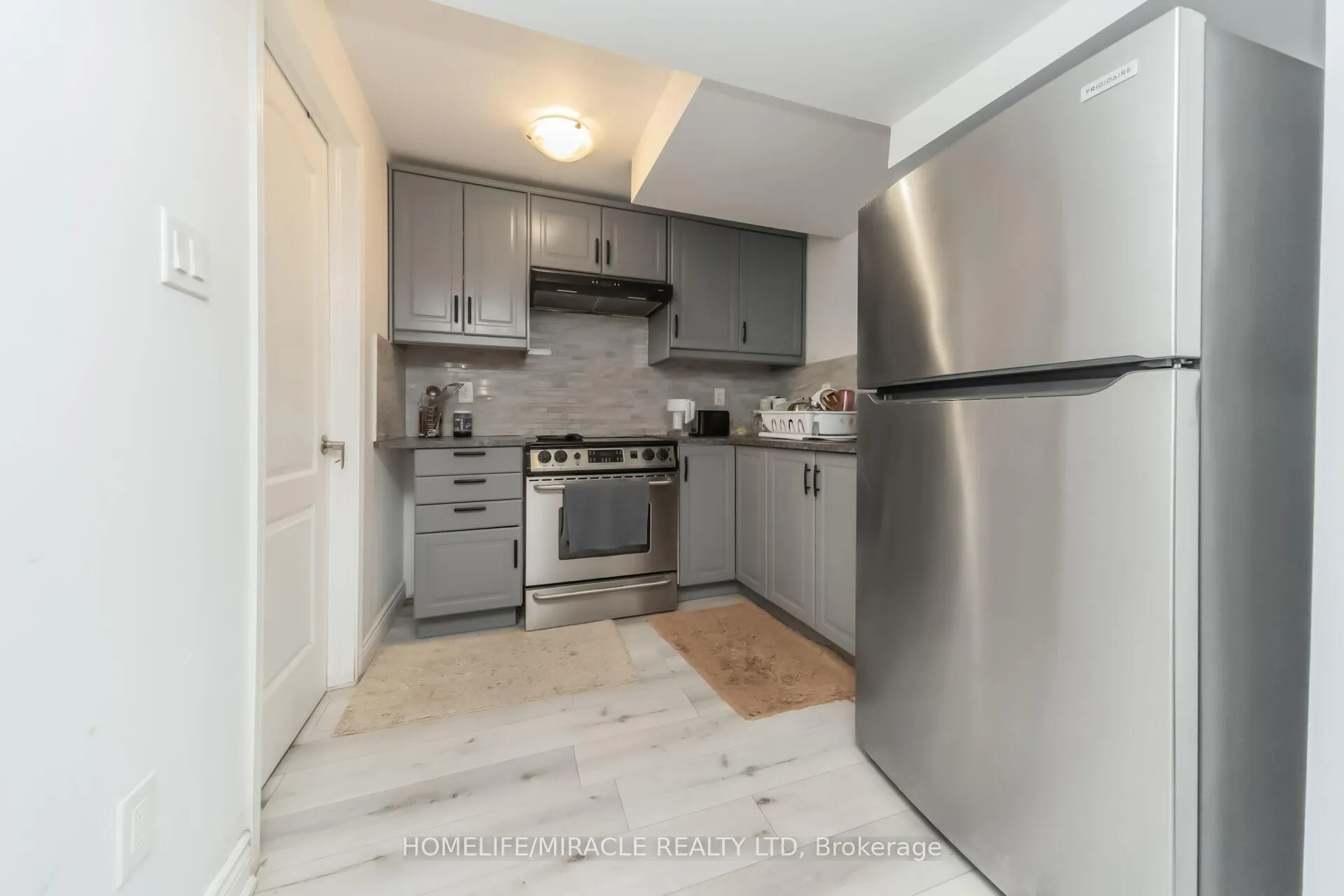 Photo 38 of 3 White Road, Brampton, Fletcher's Meadow — HOMEH