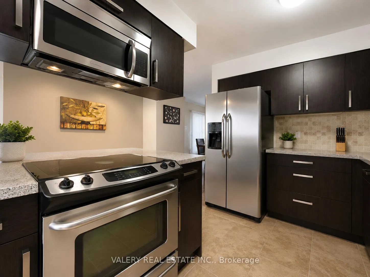 Photo 2 of Unit 10, 1138 Kipps Lane, London, East A — HOMEH