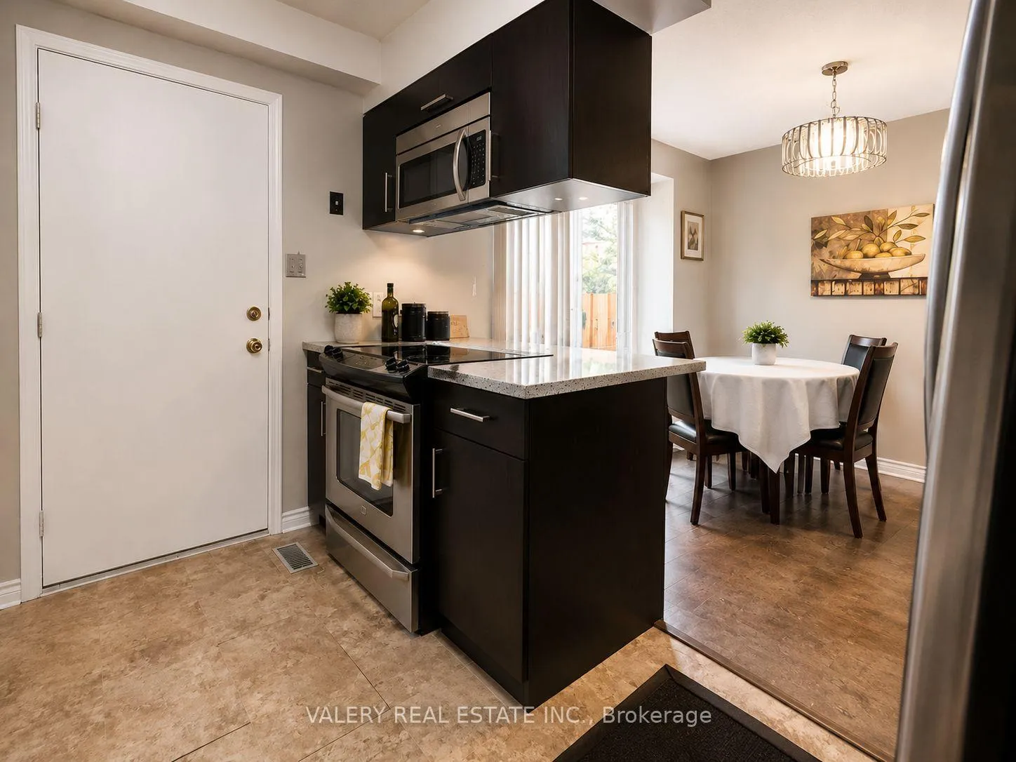 Photo 3 of Unit 10, 1138 Kipps Lane, London, East A — HOMEH